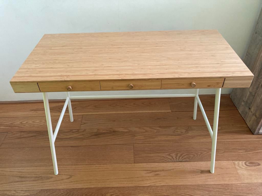 IKEA Lillåsen bamboe bureau zgan, Huis en Inrichting, Bureaus, Ophalen, Zo goed als nieuw