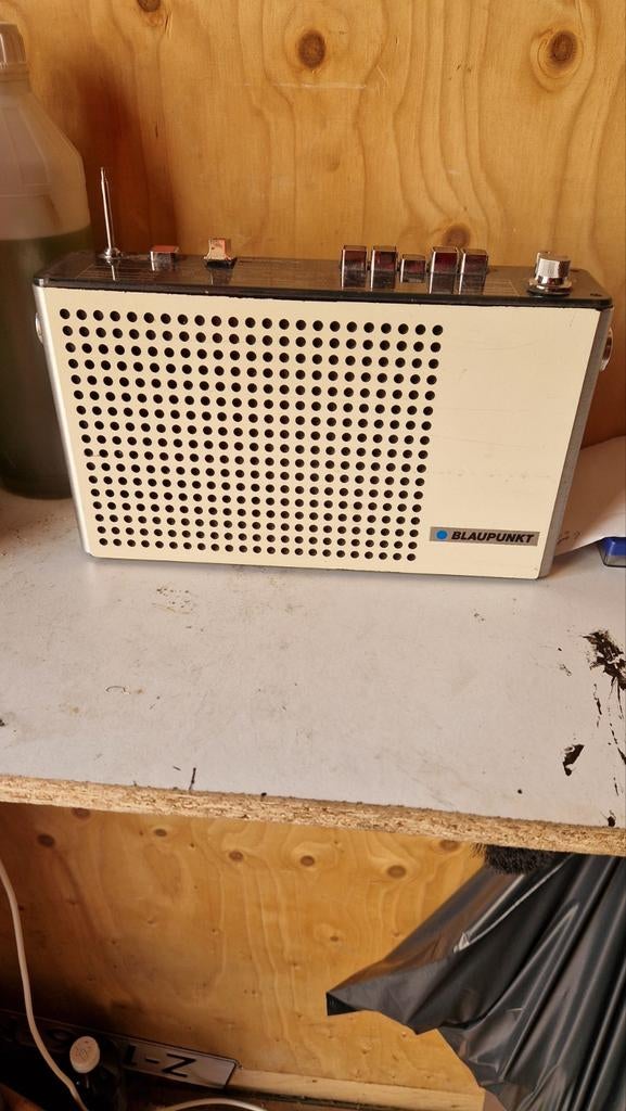 Bieden werkende transistor radio Blaupunkt., Ophalen of Verzenden, Gebruikt, Transistorradio