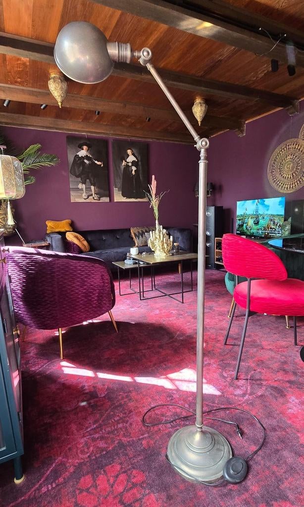 Vintage vloerlamp, grijs metaal met knikarm en bolle kap, Ophalen, Gebruikt, 100 tot 150 cm, Vintage