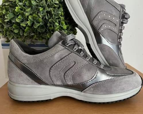 Geox sneakers maat 39[v], Nieuw, Ophalen of Verzenden, Sneakers of Gympen, Grijs