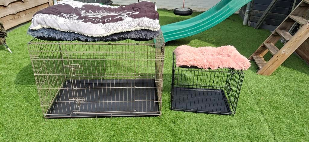 Tekoop zo goed als nieuwe hondenbech met honden bedje., Dieren en Toebehoren, Ophalen, Zo goed als nieuw, 110 cm of meer, Minder dan 65 cm