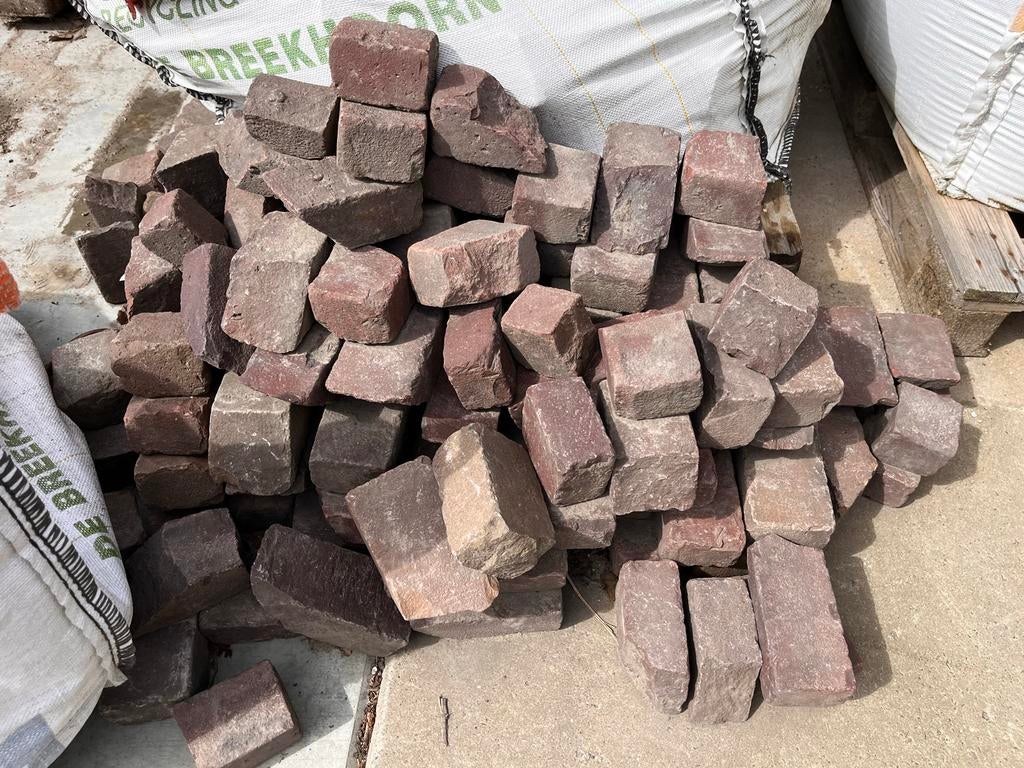 Restjes halve klinkers rood/bruin, Tuin en Terras, Ophalen, Overige materialen, Gebruikt, Klinkers