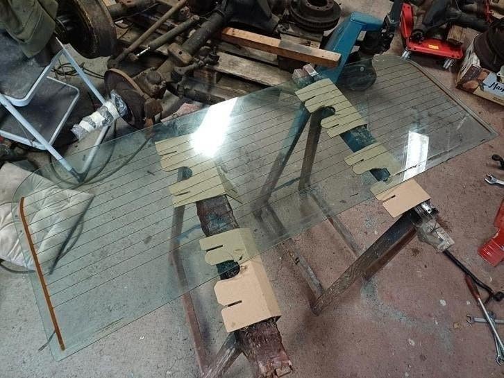 Nette achterruit jeep wagoneer cherokee chief met verwarming, Ophalen of Verzenden, Jeep