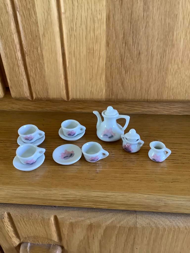 Mini koffie setje van porcelein, Verzamelen, Ophalen of Verzenden, Zo goed als nieuw, Poppenhuis
