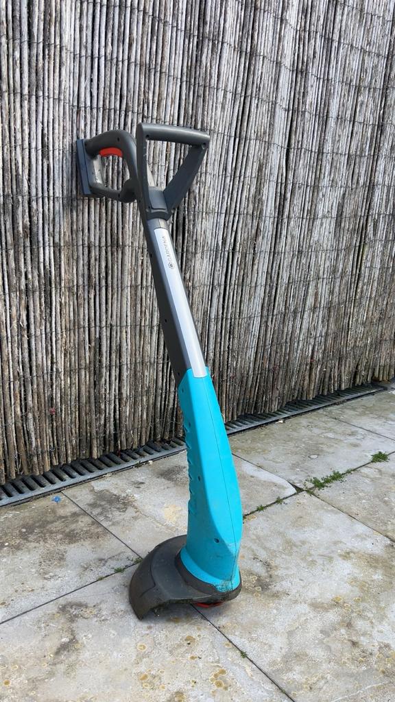 GARDENA gras trimmer, Tuin en Terras, Grastrimmers, Ophalen of Verzenden, Gebruikt, 30 tot 50 cm, Accu