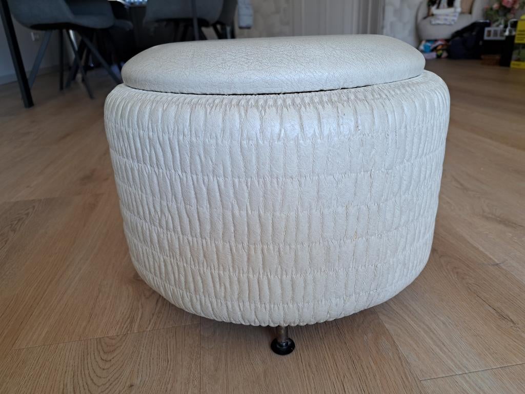 Vintage naaipoef - Crèmekleurige poef met opbergruimte, Ophalen, Minder dan 50 cm, Gebruikt, Minder dan 50 cm