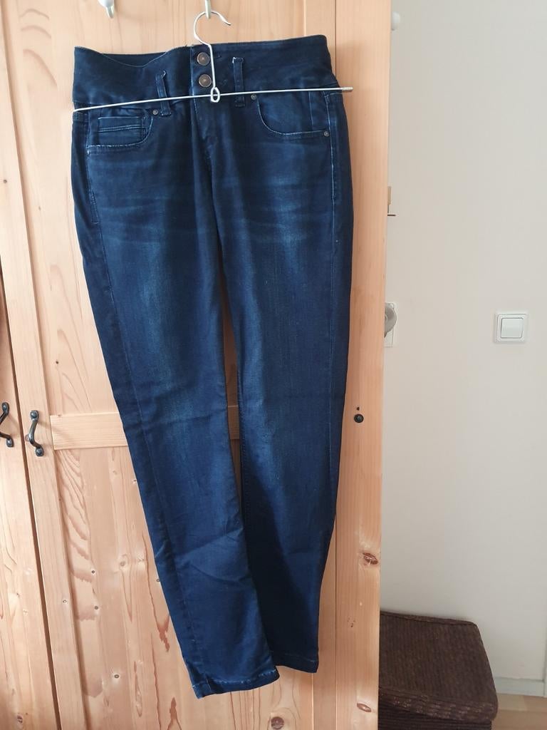 LTB Jeans Zena Midrise maat 28/32., Kleding | Dames, Ophalen of Verzenden, Zo goed als nieuw, Blauw, W28 - W29 (confectie 36)