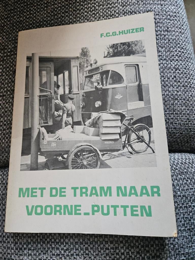 RTM Met de tram naar Voorne-Putten - F.C.G. Huizer, Verzamelen, Spoorwegen en Tramwegen, Ophalen of Verzenden