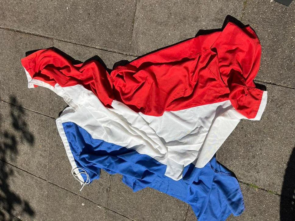 Nederlandse vlag 220 x 145, Ophalen of Verzenden, Zo goed als nieuw