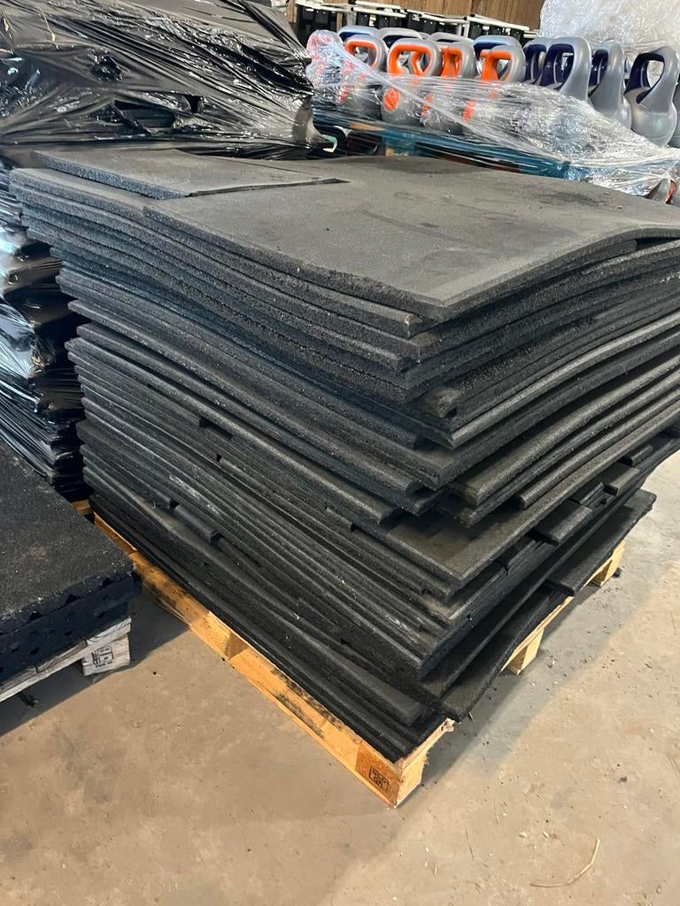 20 m2 rubberen snij mat matten 2 cm dik, Ophalen, Tegels, Gebruikt, Overige typen