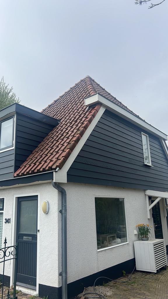 Eind mei circa 115 m2 dakpannen., Ophalen, Gebruikt, Steen of Klei, 15 m² of meer