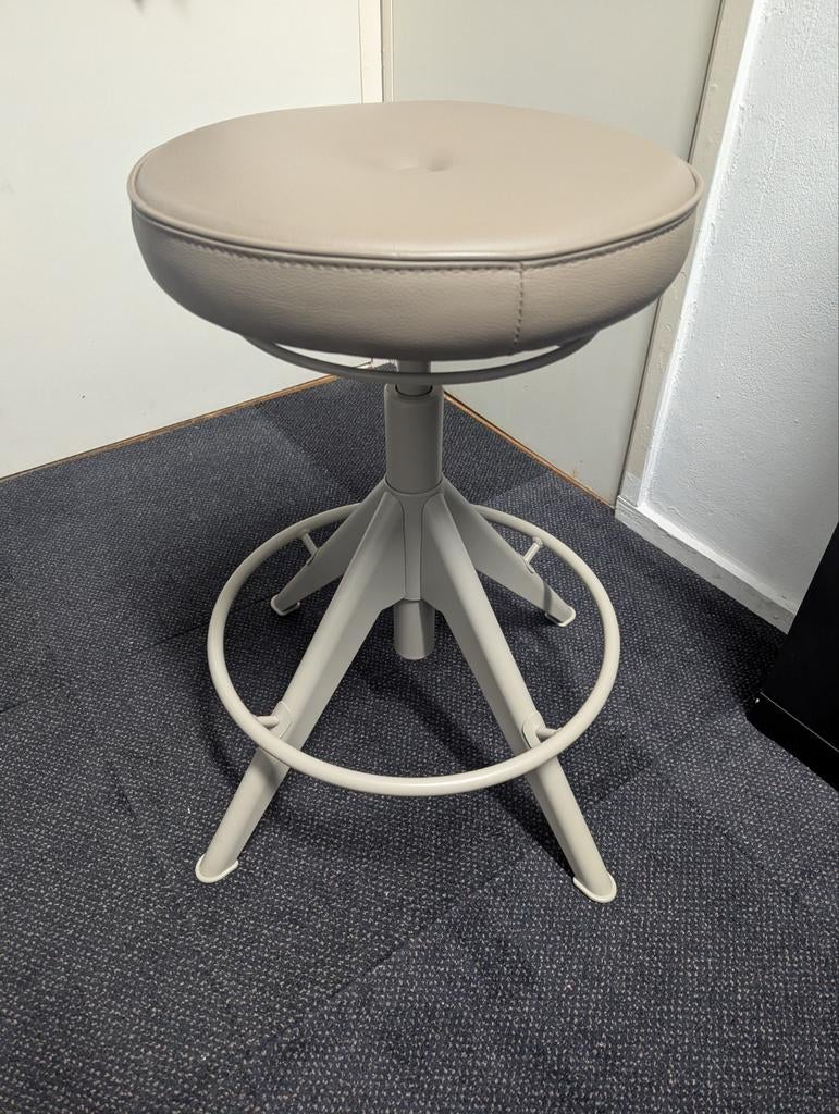 IKEA Trollberget zit/sta kruk Perfecte conditie, Ophalen of Verzenden, In hoogte verstelbaar, Zo goed als nieuw, IJzer