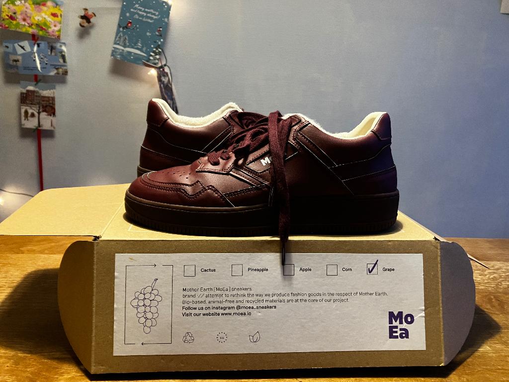 MoEa sneakers Grape - maat 42, Kleding | Dames, Schoenen, Nieuw, Ophalen of Verzenden, Sneakers of Gympen, MoEa