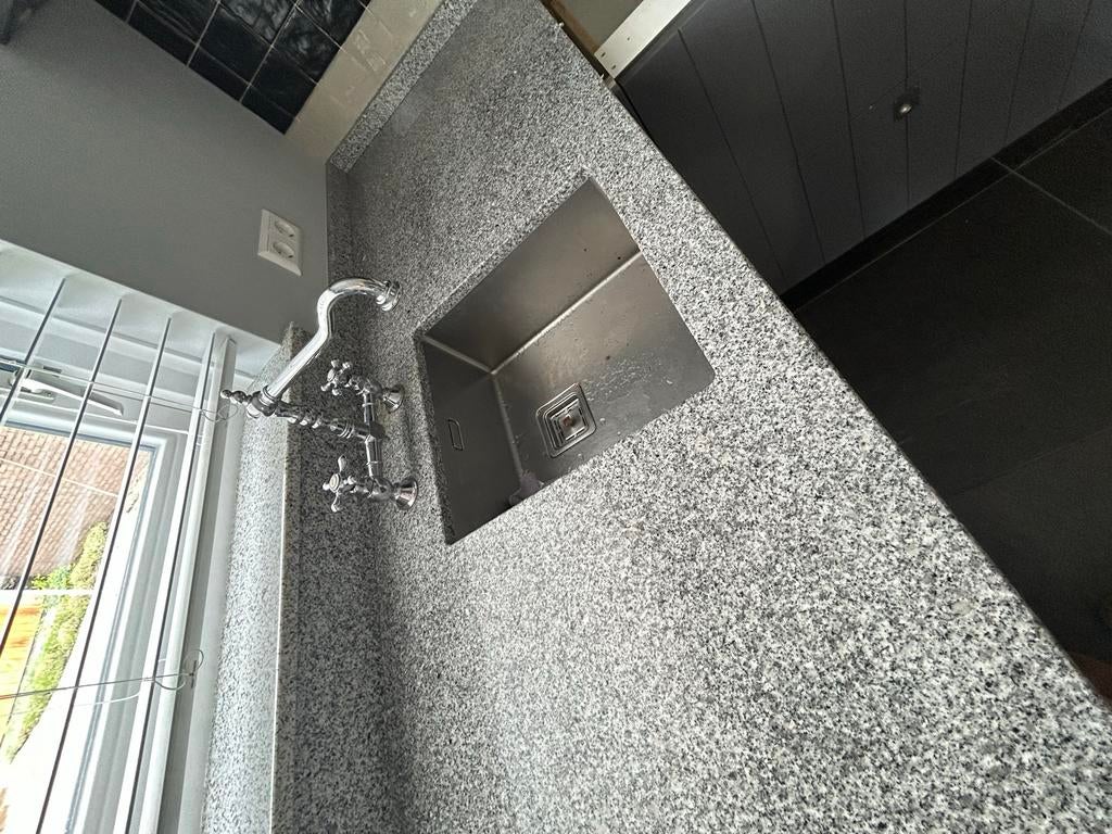 Granieten aanrechtblad 4 cm dik met wasbak en kookplaat, Huis en Inrichting, Keuken | Complete keukens, Ophalen, Gebruikt, Overige typen