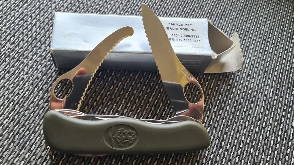 Victorinox Zakmes met Vergrendeling - nieuw, Verzamelen, Verzenden, Nieuw