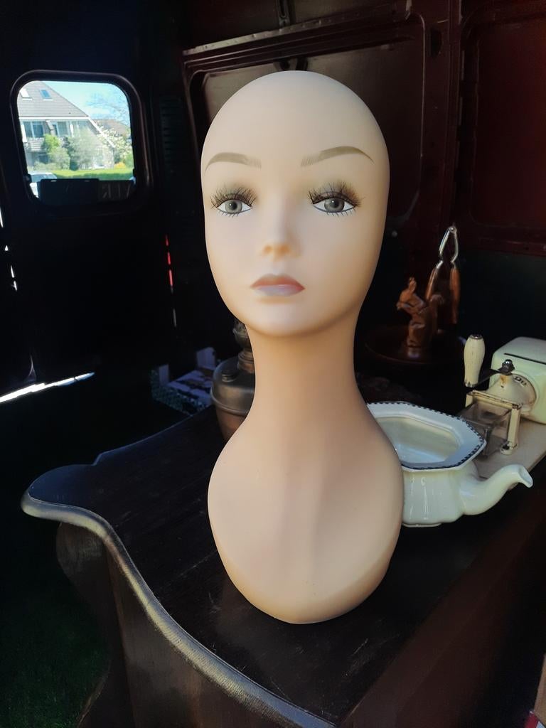 Mannequinhoofd met pruik - Perfect voor display, Antiek en Kunst, Ophalen of Verzenden