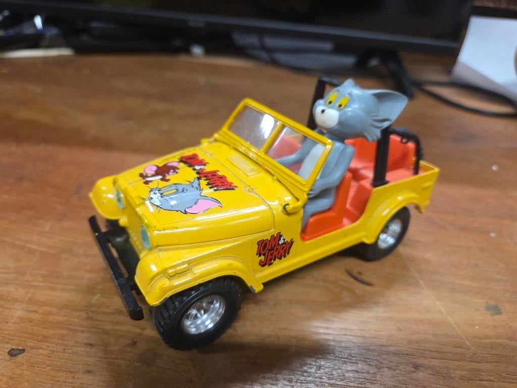 Tom & Jerry jeep CJ-7 bburago schaal 1:24, Gebruikt, Auto, ., Ophalen of Verzenden