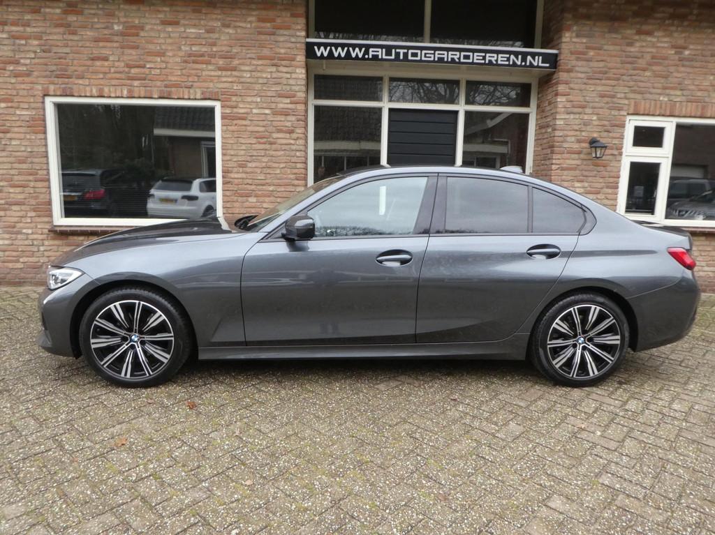 BMW 3-serie 320d High Executive Edition Automaat / Leder / H, Automaat, Achterwielaandrijving, 23 km/l, Bedrijf