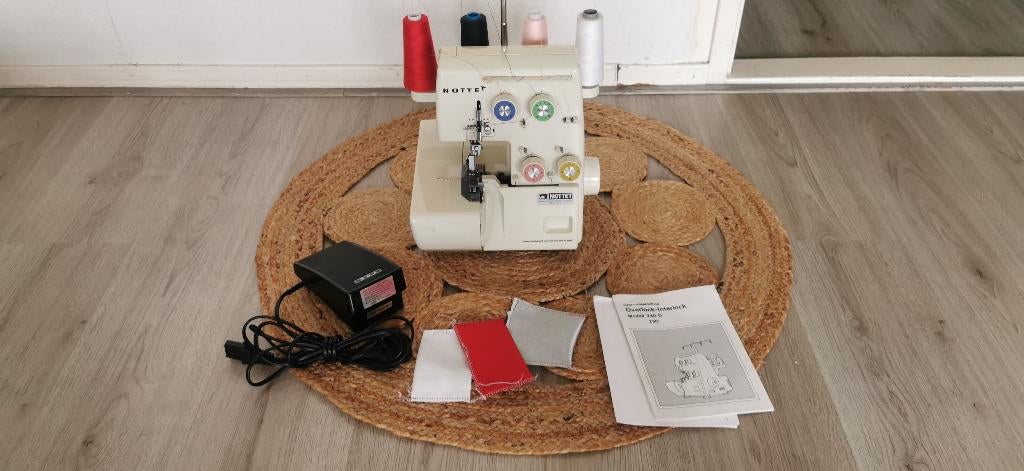 Overlockmachine Lockmachine Interlock NOTTET 240 D, Hobby en Vrije tijd, Naaimachines en Toebehoren, Ophalen of Verzenden, Zo goed als nieuw