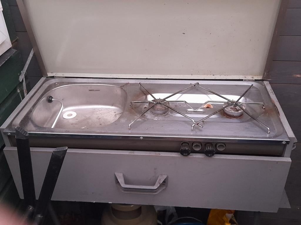 Camping kooktoestel met spoelbak en gasfles, Ophalen, Gebruikt