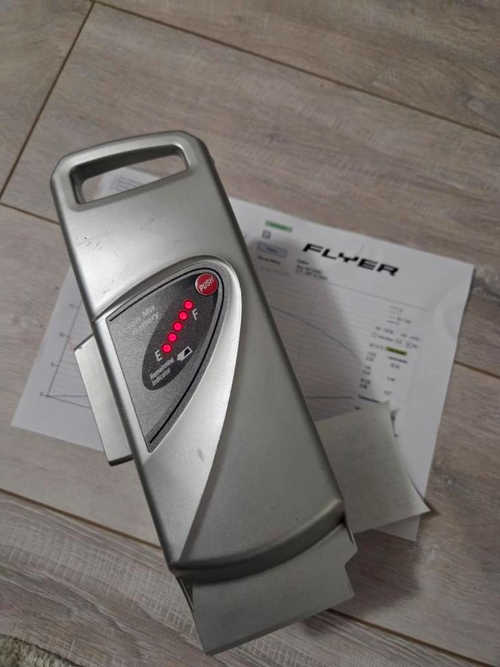 Flyer 26V gereviseerd met testrapport en garantie, Fietsen en Brommers, Fietsaccessoires | Fietsaccu's, Gebruikt, Ophalen of Verzenden