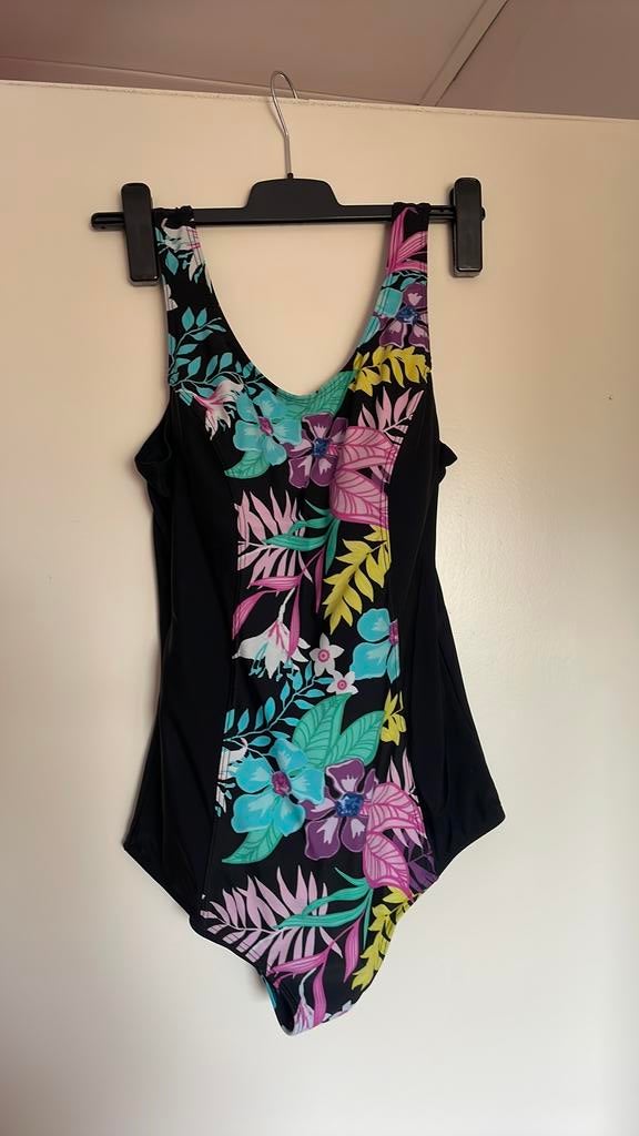 2 Badpakken, en een Tankini, Kleding | Dames, Badmode en Zwemkleding, Ophalen of Verzenden, Zo goed als nieuw, Zwart, Badpak