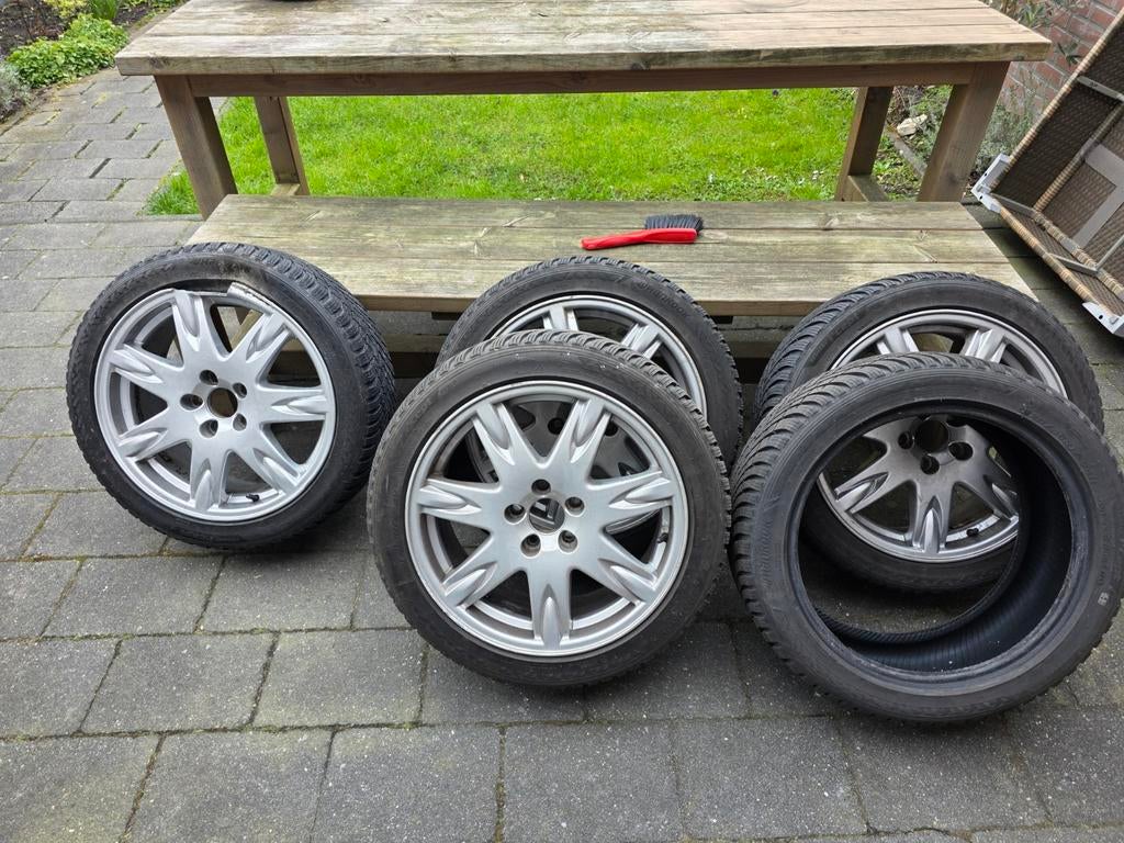 Volvo 17 inch Thor velgen met winterbanden, Auto-onderdelen, Banden en Velgen, Ophalen, Winterbanden, Velg(en)