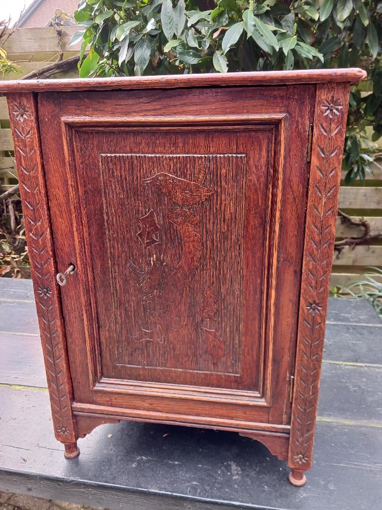 antieke kast, Antiek en Kunst, Antiek | Meubels | Kasten, Ophalen of Verzenden