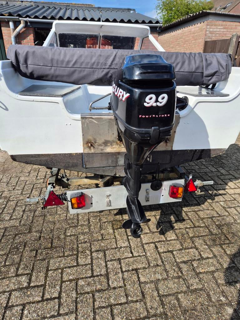 Kleine kajuit boot met 9.9 pk mercury buitenboord bj 2019, Watersport en Boten, Ophalen, Gebruikt, Tot 10 pk, 3 tot 6 meter