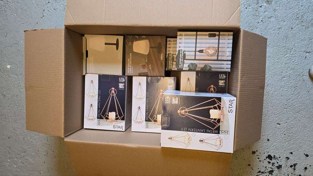 Partij lampen en lantaarns, Ophalen, Nieuw