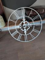 Witte wandklok met Romeinse cijfers, Huis en Inrichting, Woonaccessoires | Klokken, Ophalen of Verzenden, Wandklok