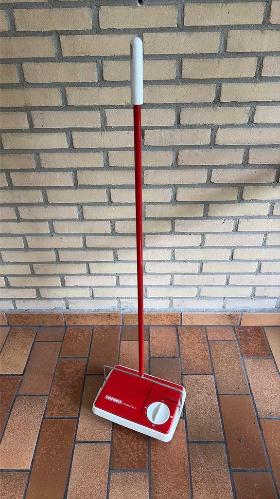 Vintage rode mechanische Leifheit regulus rolveger, Ophalen, Huis en Inrichting