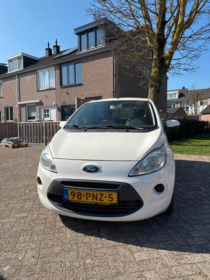 Ford Ka 1.2 51KW 2011 Wit, Airco en nieuwe APK, Auto's, Ford, Particulier, Ka, Benzine, B, Hatchback, Handgeschakeld, Origineel Nederlands