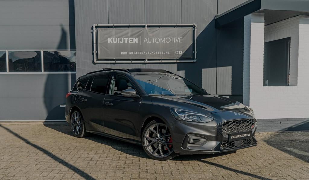 Ford Focus Wagon 2.3 EcoBoost ST-3 PERFORMANCE / Virtual / F, Auto's, Gebruikt, 4 cilinders, 2300 cc, Handgeschakeld