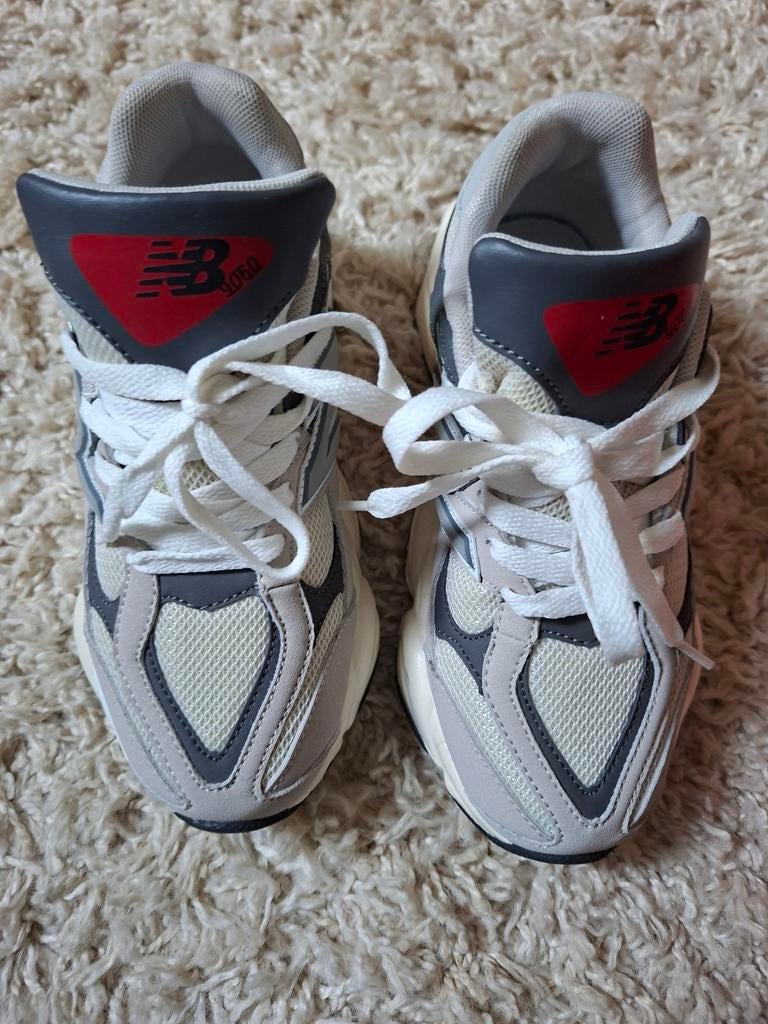 New Balance 9060 Sneakers - Maat 36, Ophalen, New Balance, Grijs, Sneakers of Gympen