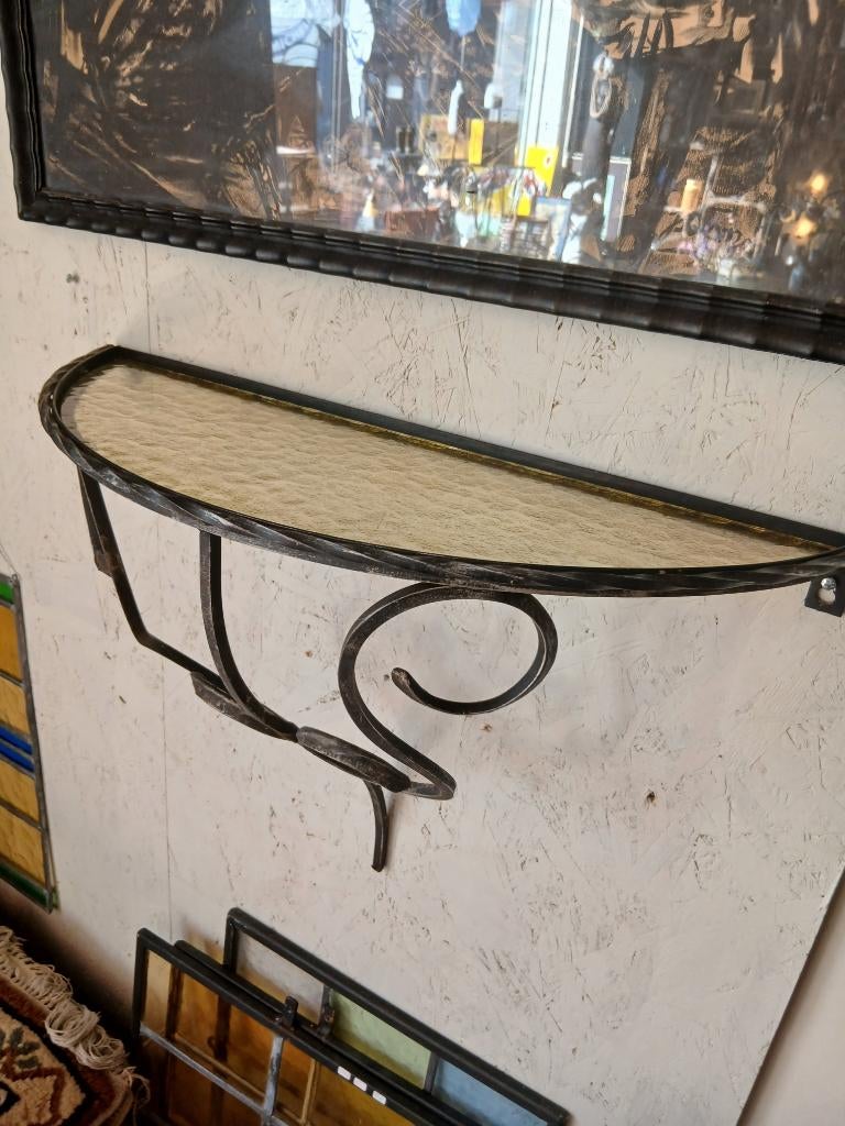 Smeedijzeren wandconsole / planchet met glazen schap, Antiek en Kunst, Ophalen of Verzenden