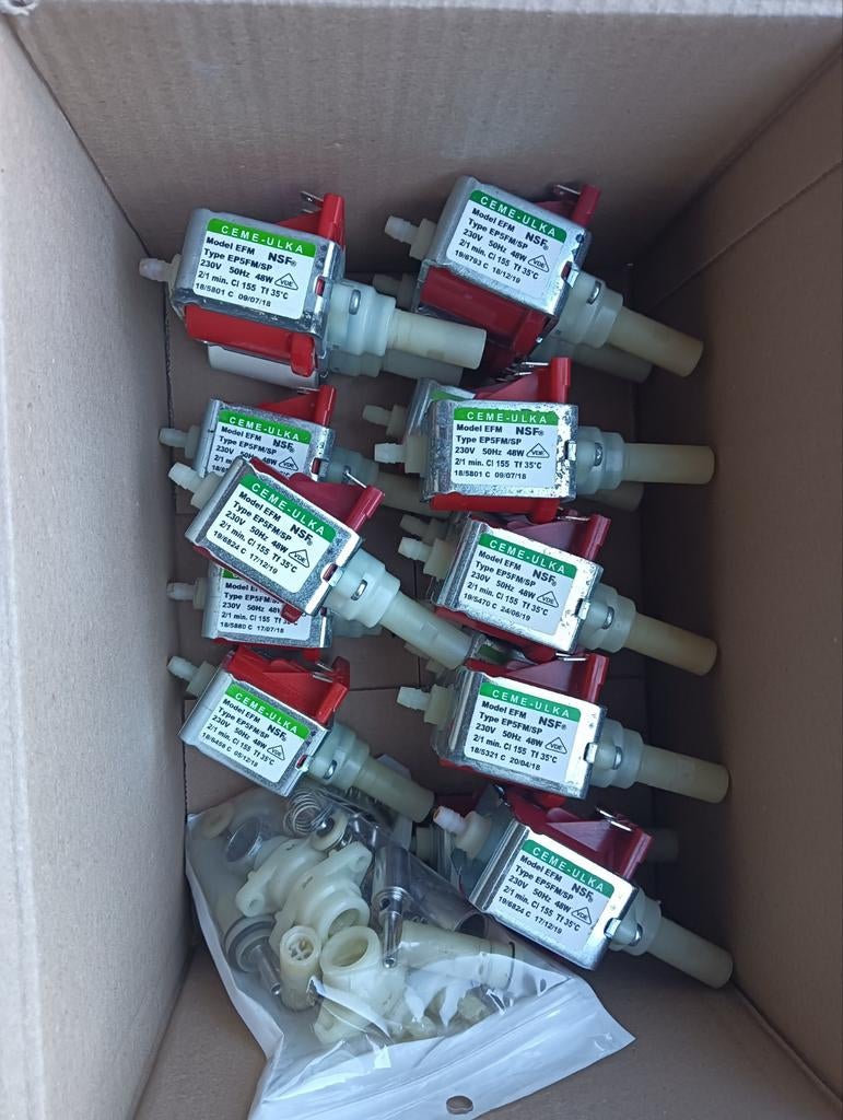 Ulka CEME-ULKA pompen (16x) met gedemonteerde onderdelen, Ophalen of Verzenden, Gebruikt