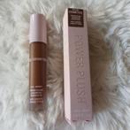 KYLIE JENNER consealer...nieuw, Ophalen of Verzenden, Nieuw, Gehele gezicht