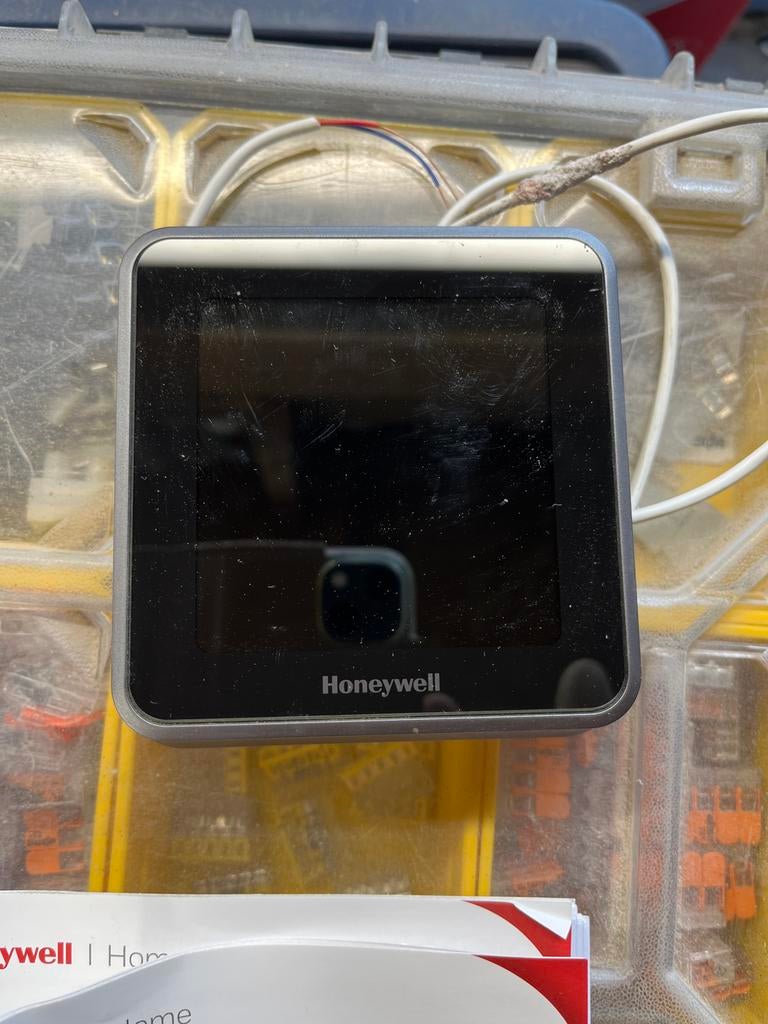 Honeywell T6 Slimme Thermostaat - Programmeerbaar, Doe-het-zelf en Verbouw, Thermostaten, Ophalen, Slimme thermostaat, Gebruikt