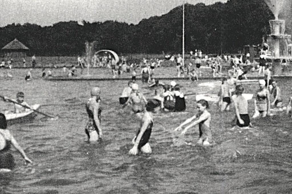 946686 Naarden Oud Valkeveen NH Zwembad Kinderbad, Ophalen of Verzenden, 1940 tot 1960, Ongelopen, Noord-Holland