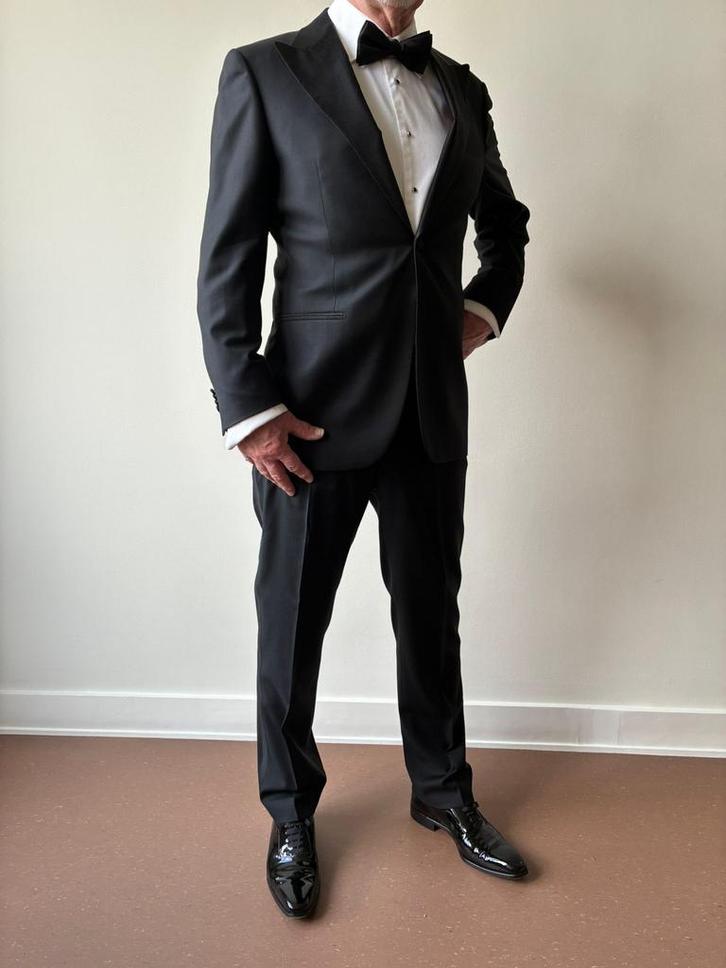 Stijlvolle Smoking van Suitsupply - gala premiere trouwen, Kleding | Heren, Kostuums en Colberts, Zo goed als nieuw, Maat 48/50 (M)