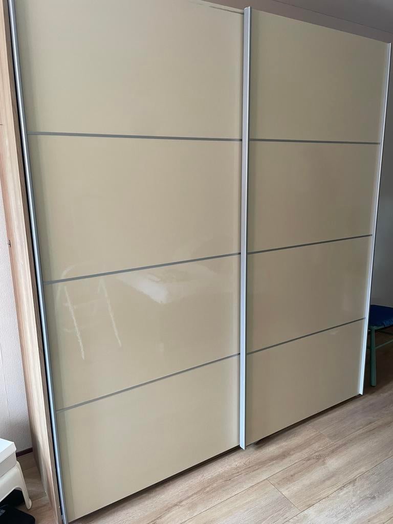 Gratis kledingkast, Huis en Inrichting, Kasten | Kledingkasten, Ophalen, Zo goed als nieuw, 50 tot 75 cm, 200 cm of meer