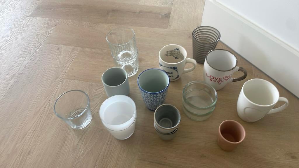 GRATIS glazen / mokken, Huis en Inrichting, Keuken | Servies, Ophalen