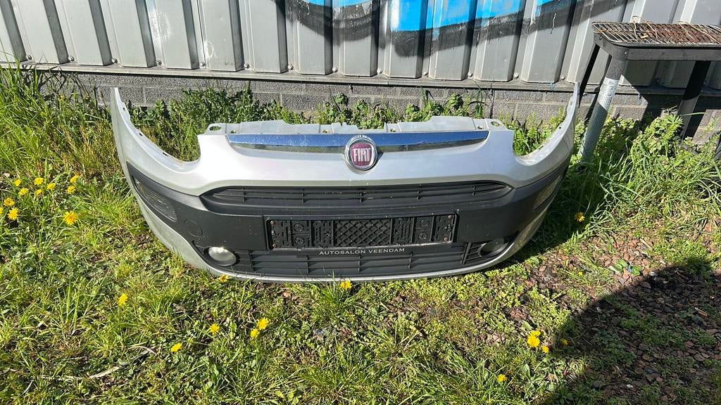 Voorbumper Fiat punto evo 2010, Auto-onderdelen, Ophalen of Verzenden, Fiat, Bumper