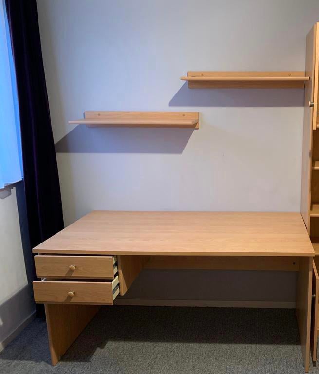 Bureau kinderkamer tienerkamer, Ophalen, Zo goed als nieuw