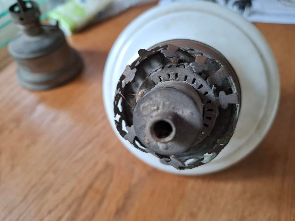 Oude olielamp onderdelen, Ophalen of Verzenden