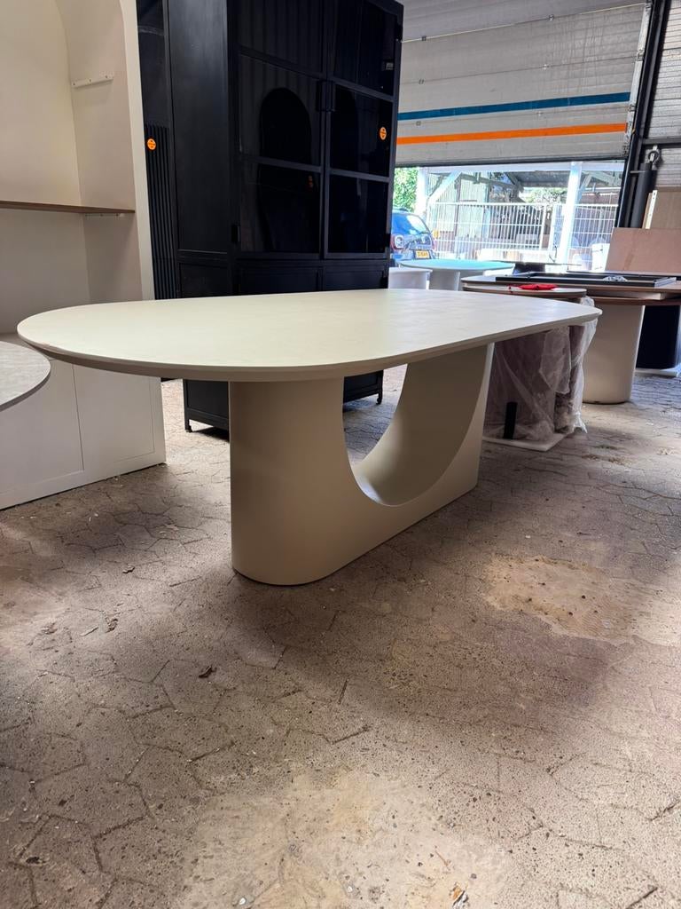 Deja Living eettafel beige betonlook 240x100x76 cm B keus, Ophalen, Japandi, Overige materialen, 100 tot 150 cm