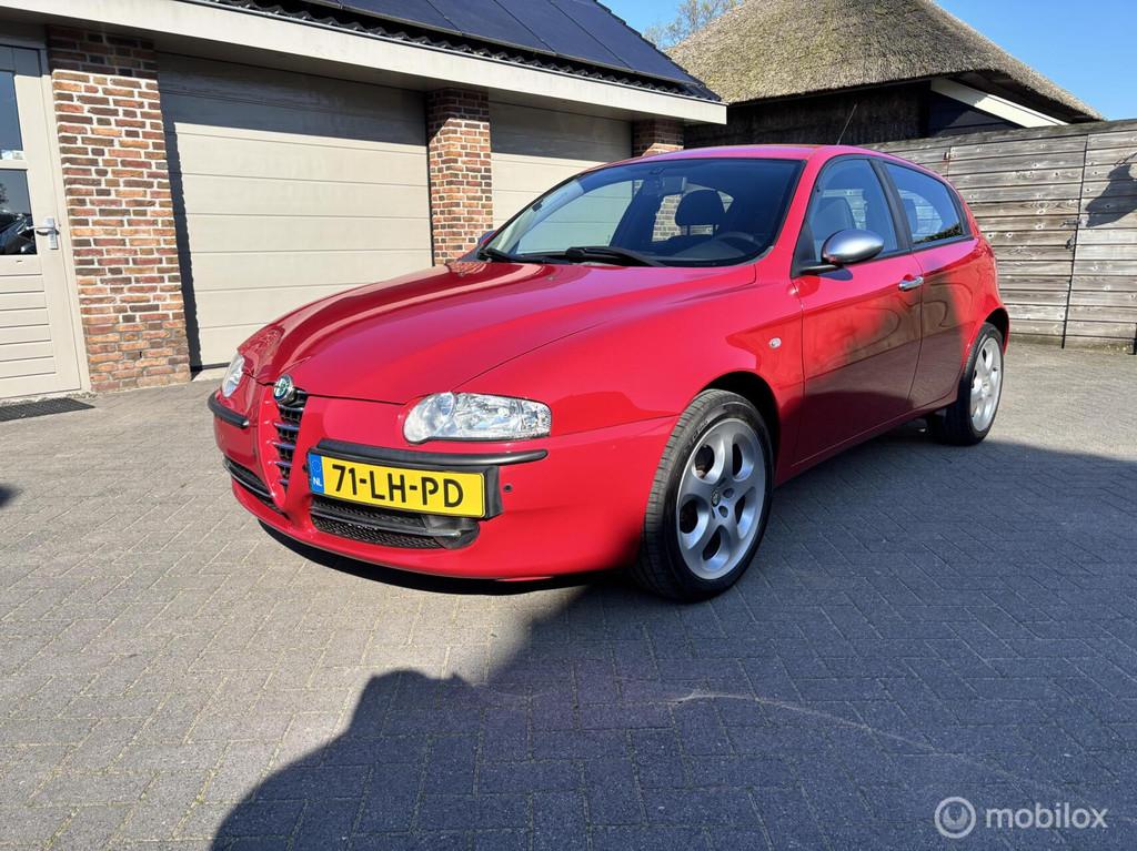 Alfa Romeo 147 1.6 T.Spark Veloce Distinctive Nwe Distributi, Auto's, Alfa Romeo, Bedrijf, Te koop, ABS, Airbags, Airconditioning