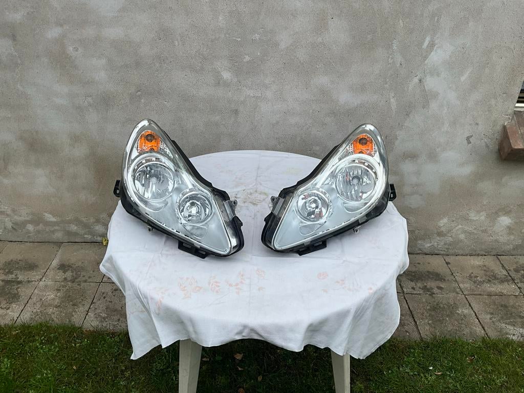 Set koplampen Opel Corsa D bj 2016, Ophalen of Verzenden, Gebruikt, Opel