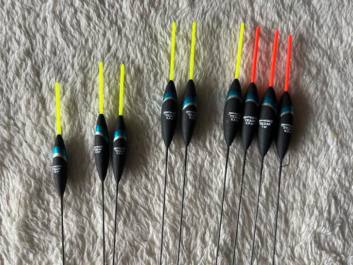 adv 215 / NIEUW set 9 dobbers SPRO, Watersport en Boten, Hengelsport | Witvissen, Nieuw, Dobber of Lood, Ophalen of Verzenden